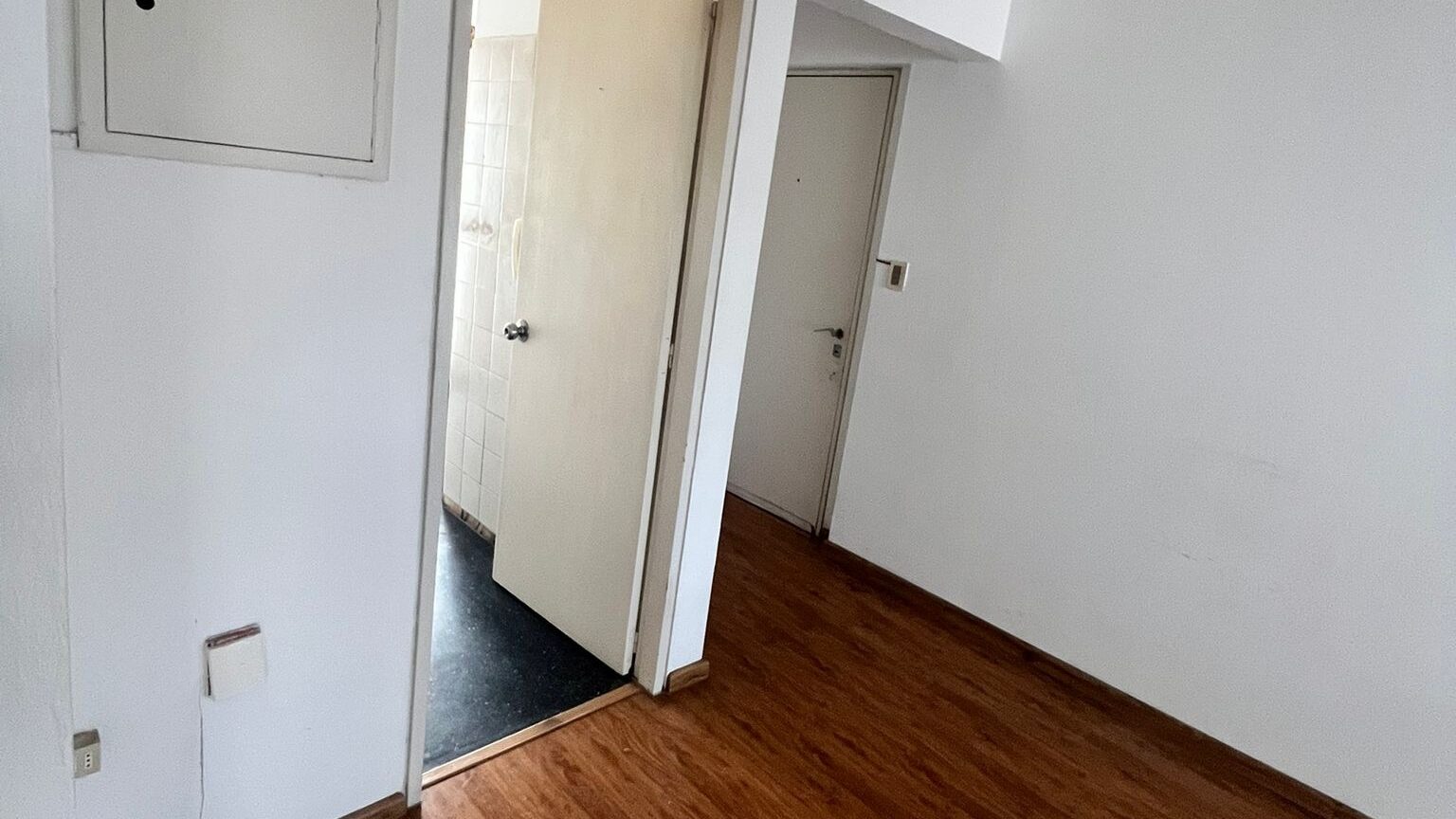 Apto en 3er piso por ascensor sobre la calle canelones y ciudadela