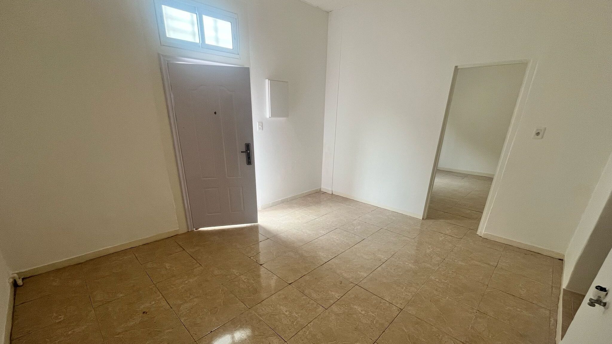 Casa de un dormitorio, living y comedor en Comandante Braga 2563 esq. Monte caseros